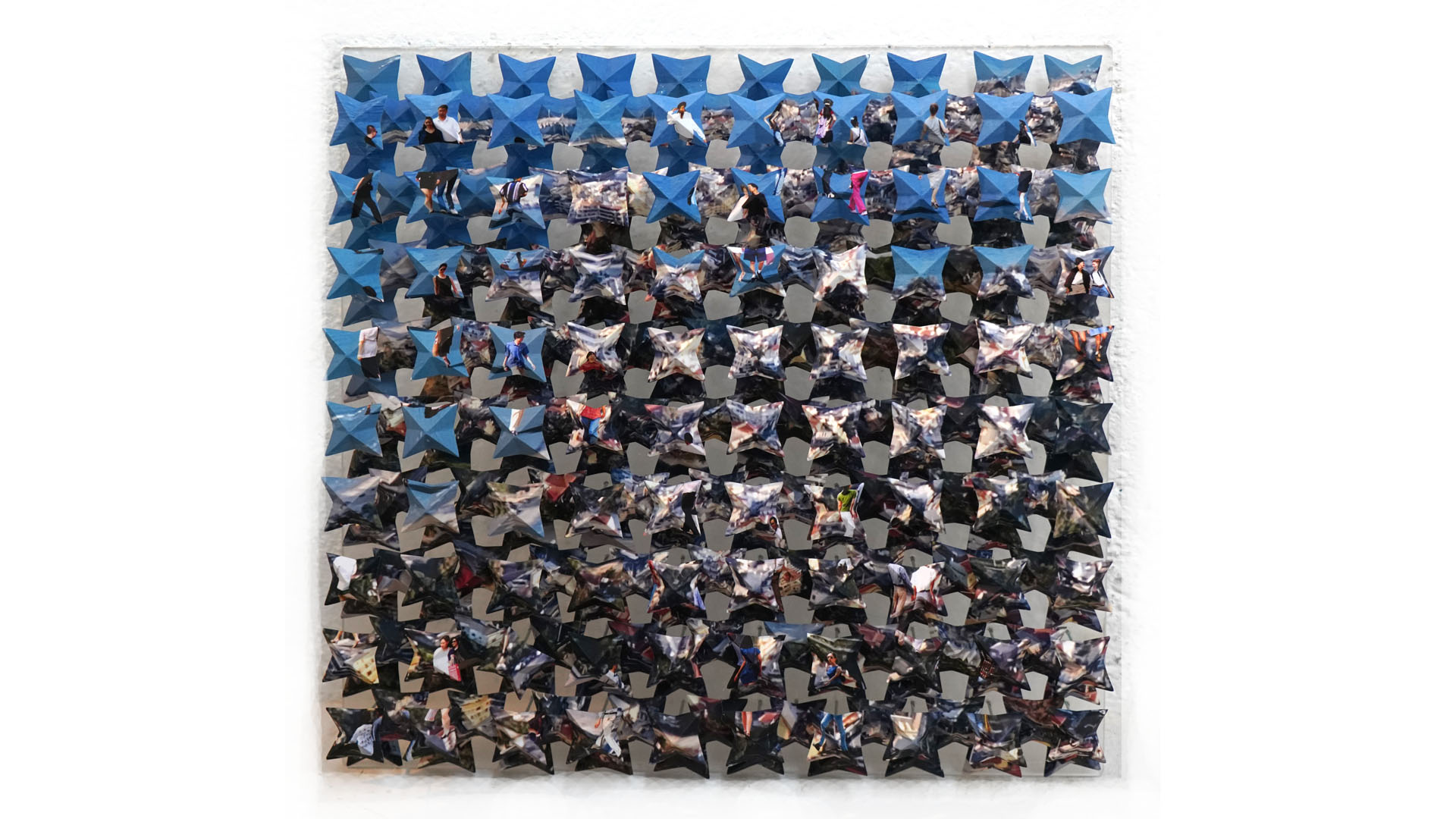 17  Nomads III 2021_Installation with fragments of photographs printing on backlight, on methacrvlate_50 × 50 cm copia.jpg